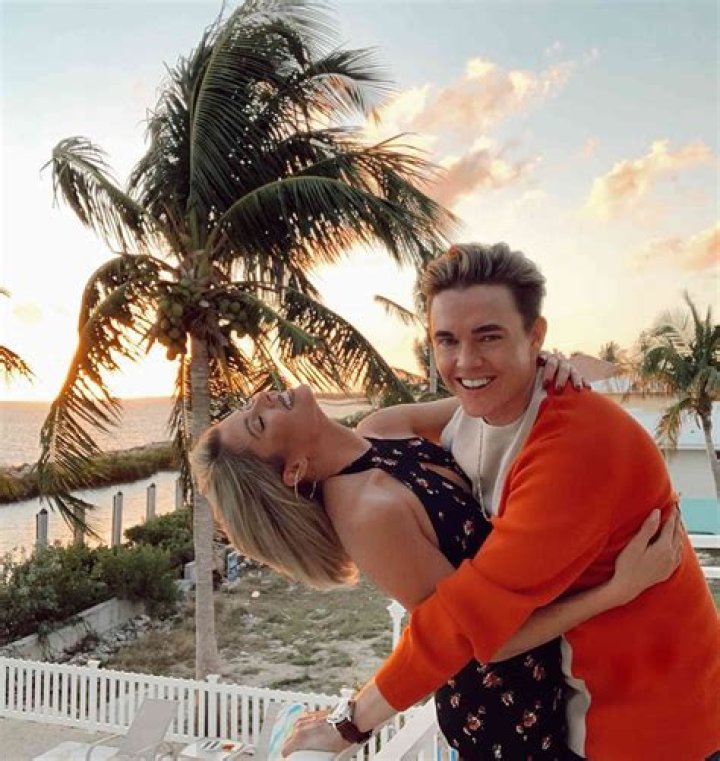 A Merry Jesse McCartney - GirlsLife