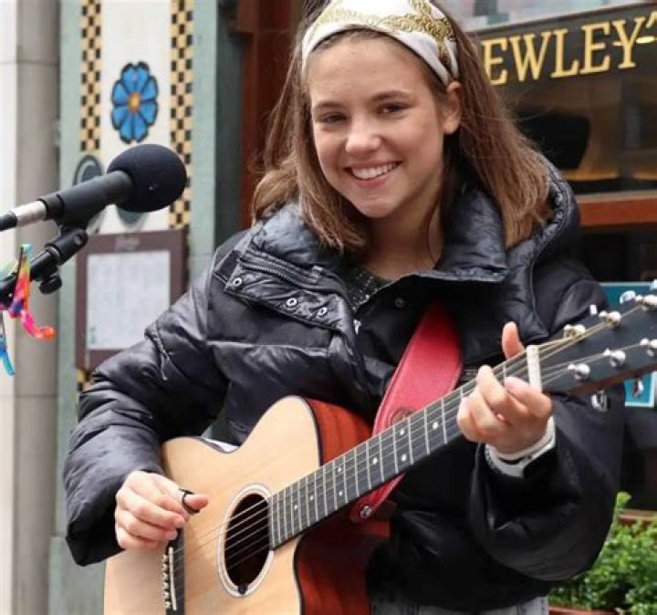 Allie Sherlock Age, Height, Wikipedia, Boyfriend, Instagram, Net Worth