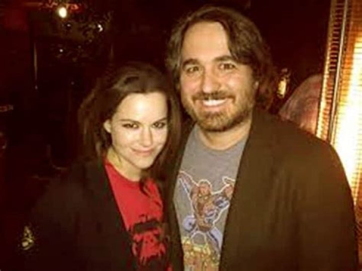 Brian Quinn’s Girlfriend Emily Amick Wiki, Biography, Age, Height, Engaged, Job!!