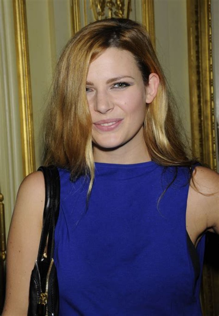 Elodie Frégé Jeune