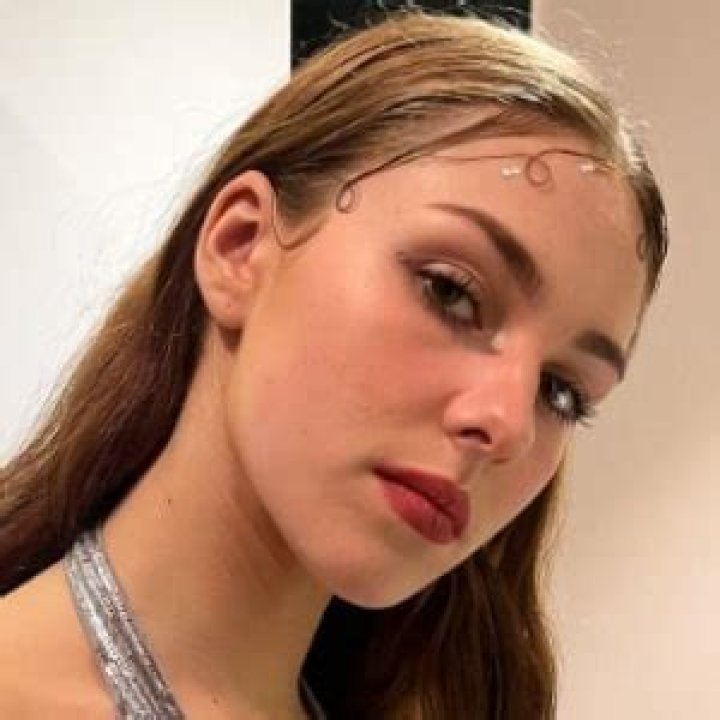 Is Eloise Webb Dating? Acting & Family Life Insights