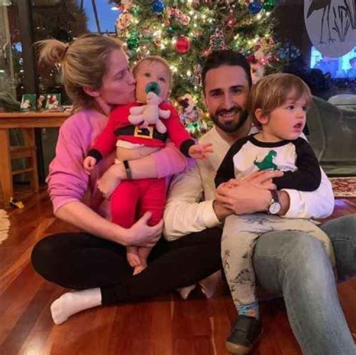 Know About Sara Haines; Age, Husband, Family, Salary, Net Worth