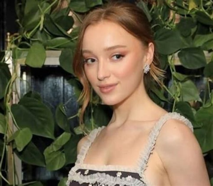 Phoebe Dynevor Height, Weight, Age, Measurements, Net Worth, Facts