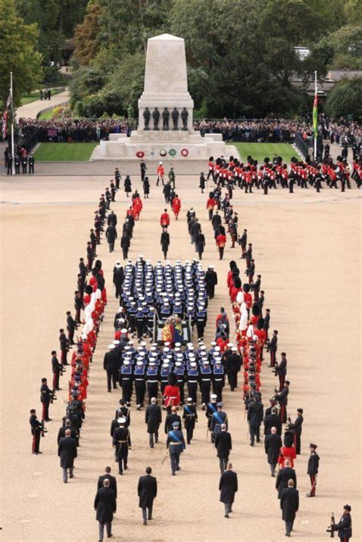 Poids Du Cercueil De La Reine D Angleterre