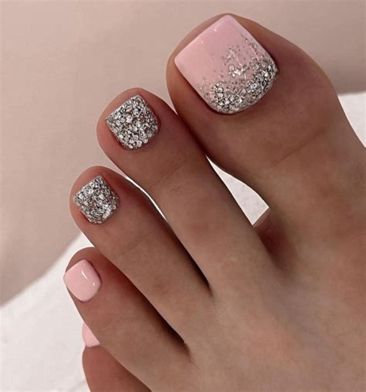 The newbie's guide to the perfect DIY summer pedicure