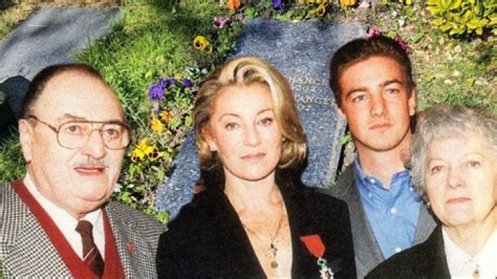 Tombe Des Parents De Sheila